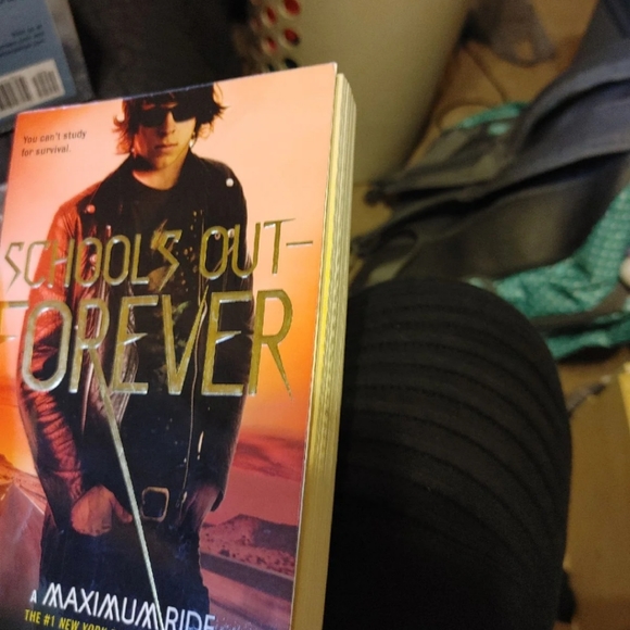 Maximum Ride Triligy by James Patterson - Picture 6 of 6